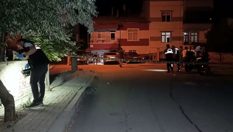 Karaman'da Dehşet: Kız Arkadaşıyla Tartışan Genç, Ortalığı Kan Gölüne Çevirdi