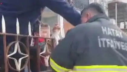 Hatay'da Trajik Kaza: Çocuğun Koluna Demir Korkuluk Saplandı