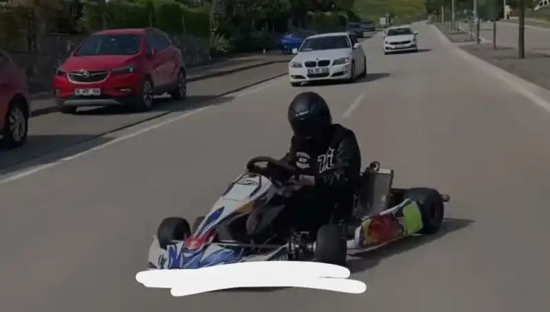 Go-Kart Sürücüsü Drift Atarken Tehlikeyi Göze Aldı: Şok Edici Anlar!