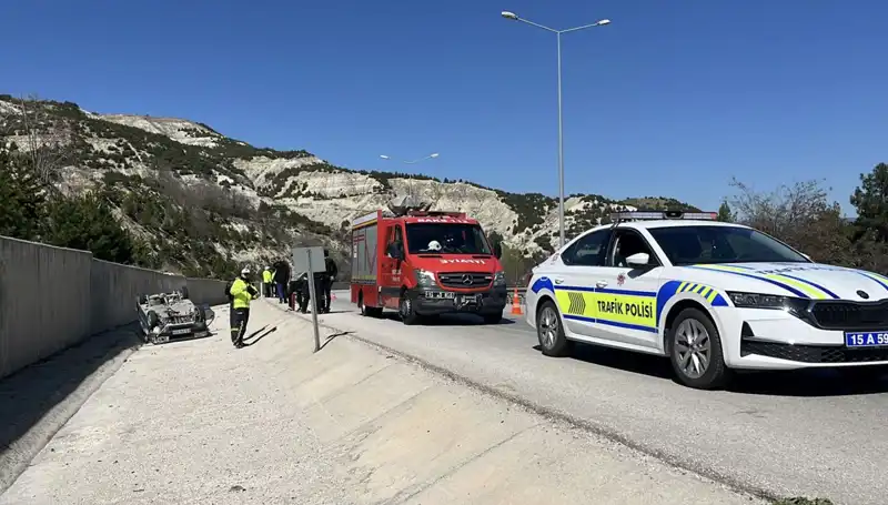 Burdur’da İki Çocuğun Yer Aldığı Feci Kaza: Dört Kişi Yaralı