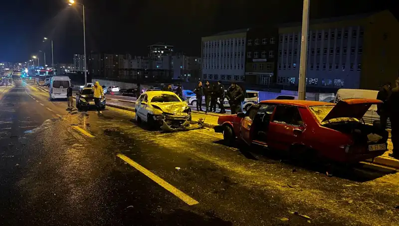 Kayseri'de Korkunç Kaza: 11 Araç Birbirine Girdi, Çok Sayıda Yaralı Var