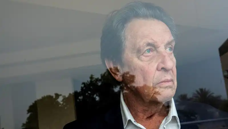 Elon Musk’ın Babası, Kızını Koruma İçin Cinayet İşlediğini Açıkladı