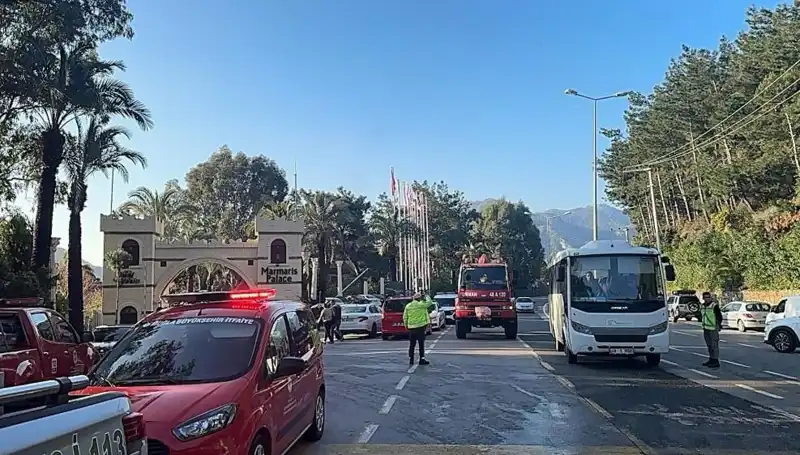 Muğla'da Beş Yıldızlı Otelde Yangın: Tatilciler Panik İçinde Kaçıştı!