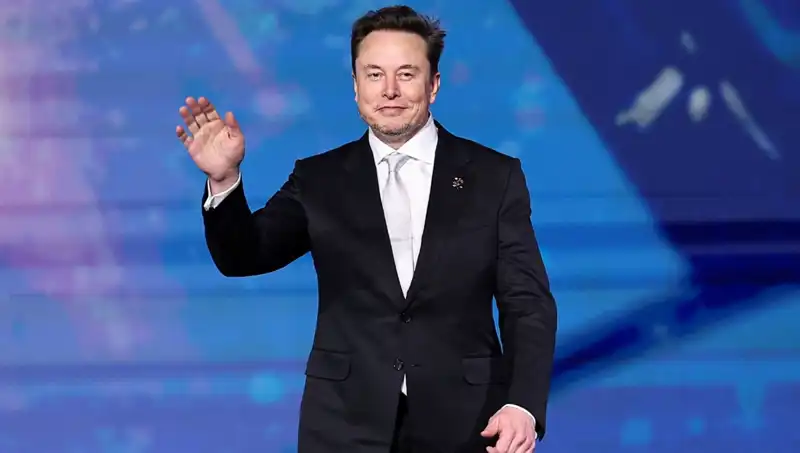 Tesla'nın Yeni Stratejisi: "Canavar Projesi" Neden İptal Edildi?