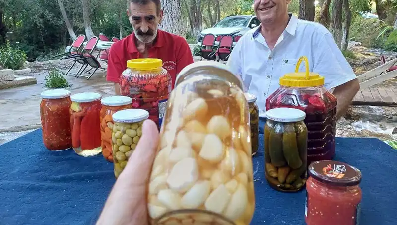 Araban Sarımsağı'nın Tüketimi Artıran Geleneksel Turşu Tarifi ve Faydaları