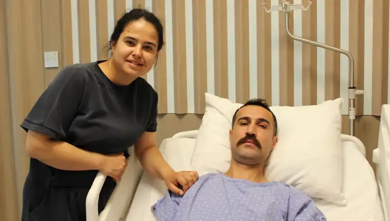 32 Yaşında Kalın Bağırsak Kanseri: Mide Kanaması Zannettiği Belirtiler Yalanladı