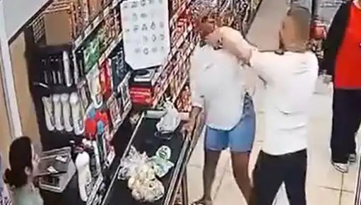 Market Kasa Sırasında Sıradışı Olay: Çocuğunun Önünde Kadına Saldırı