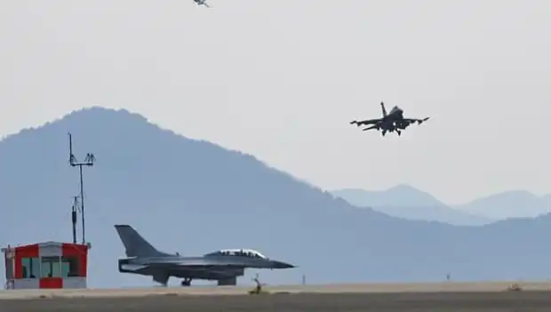 Güney Kore'de Askeri Tatbikat Fiyaskosu: Savaş Uçağı Köyü Bombaladı, 7 Yaralı