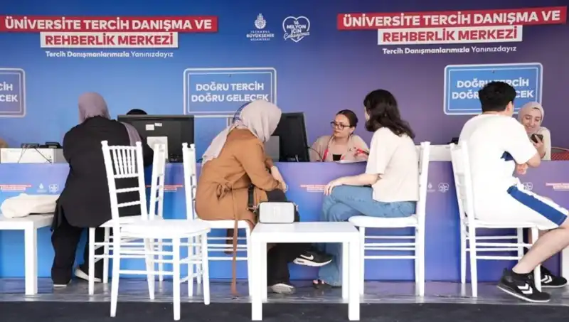 İstanbul'da Eğitimde Yeni Dönem: İBB Tercih Danışma ve Rehberlik Merkezi Açıldı