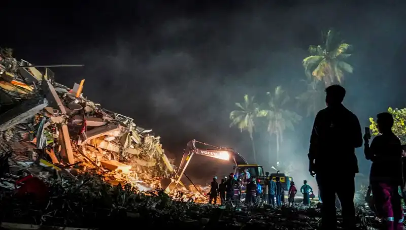 Myanmar'da Üç Gün Sonra Enkazdan Sağ Çıkan Gençle İlgili Altın Değerinde Dersler