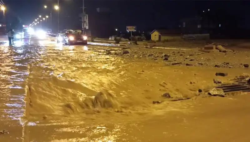 Konya ve Ankara'da Sel Felaketi: Şehirler Su Altında Kaldı