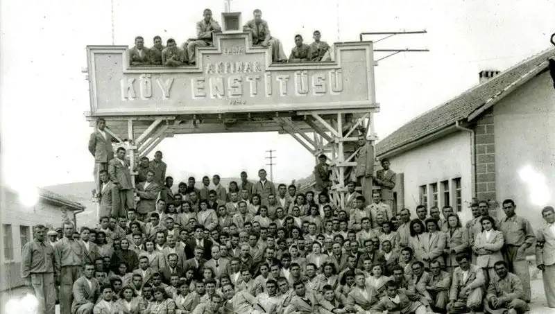 17 Nisan'da Ne Kutlanıyor? Köy Enstitüleri'nin Önemli Dönümü