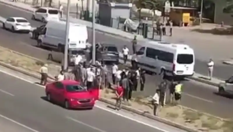 Otomobilin Çarptığı Yayaya Hastanede Kritik Müdahale: Güvenlik Önlemleri Yetersiz Mi?