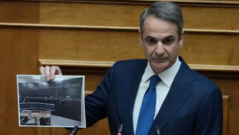 Yunanistan’da Yeni Dönem: Miçotakis Protestolar Karşısında Geri Adım Attı