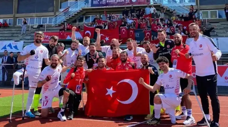 Ampute Futbol Takımı, Şampiyonluktan Şampiyonluğa Koşarak Engel Tanımıyor