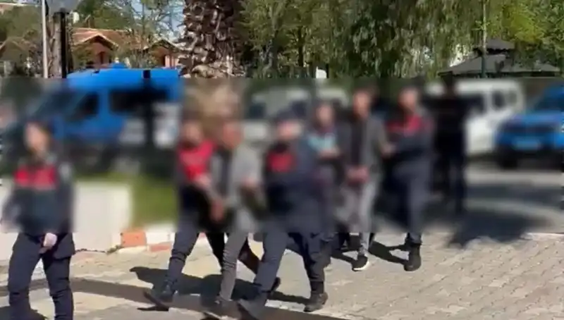 Aydın'da Korkunç Olay: Gaspa Uğrayan Adamı Alevlere Terk Etmeye Çalıştılar!