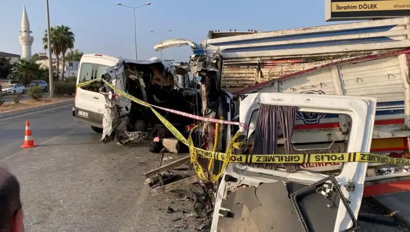 Mersin'de Şok Eden Tatil Kazası: İki Can Yanlısı Hayatını Kaybetti