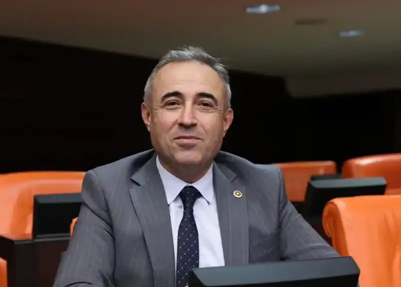 DEVA Partisi Genel Başkan Yardımcısı İstifa Etti: Siyasi Düzenin Raydan Çıkışı mı?