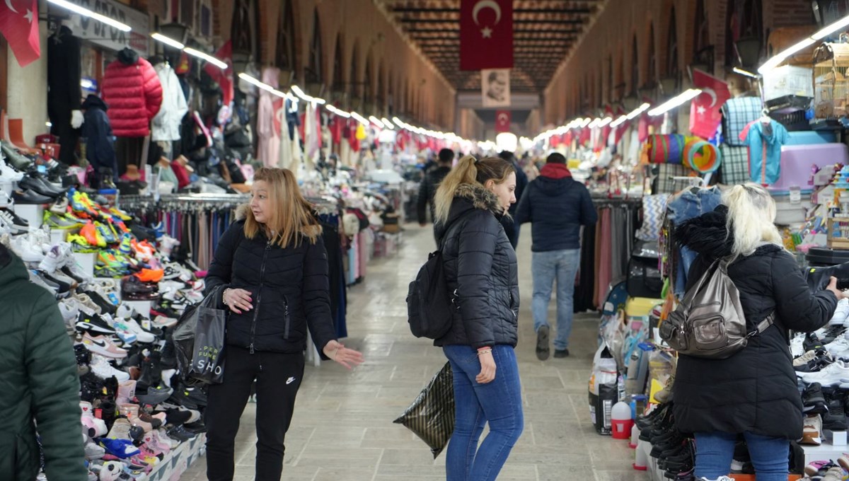 "Bulgarların Türkiye'ye Alışveriş Ziyaretleri Azaldı: TL'nin Reel Değer Kazancına Bağlı Gelişmeler"