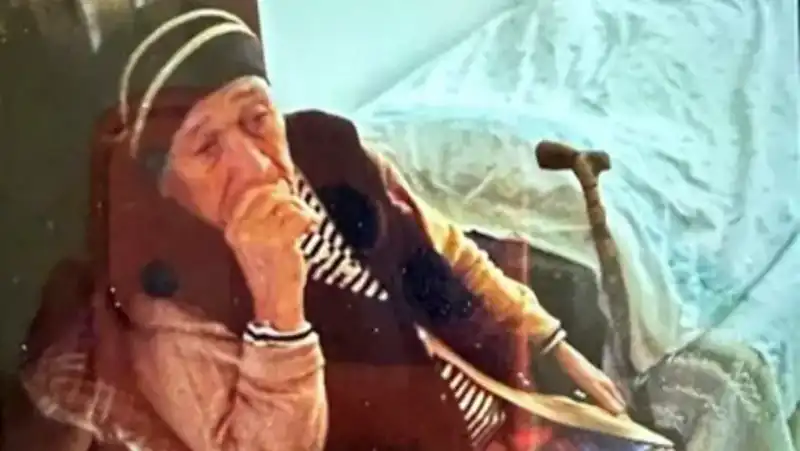 "İkili İhanetin Korkunç Yüzü: Anneanelerini Öldüren Torun!"