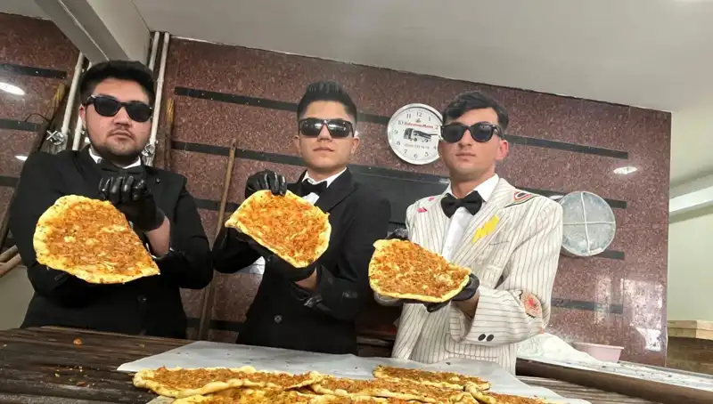 Takım Elbiseli Fırıncılar: Geleneksel Ekmek Yapımına Yeni Bir Soluk