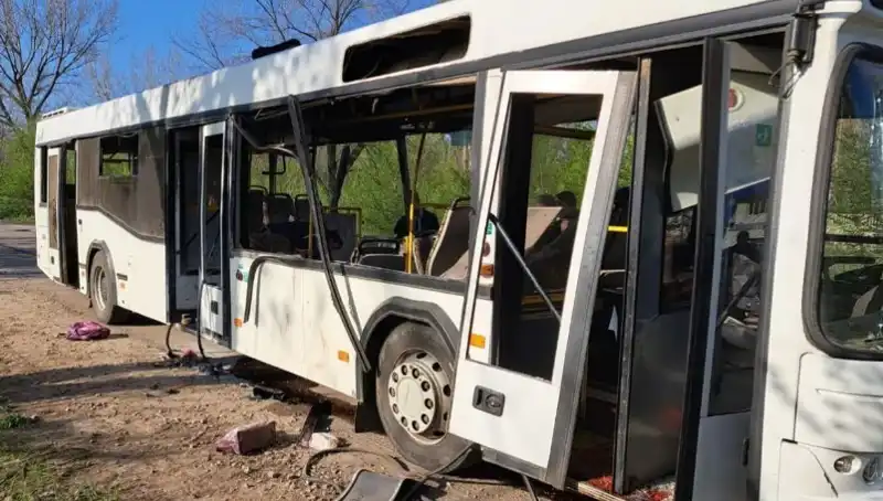 Rusya'nın Otobüs Saldırısı: İşçilerin Üzerine Bombalar Yağdı, 9 Kişi Hayatını Kaybetti!