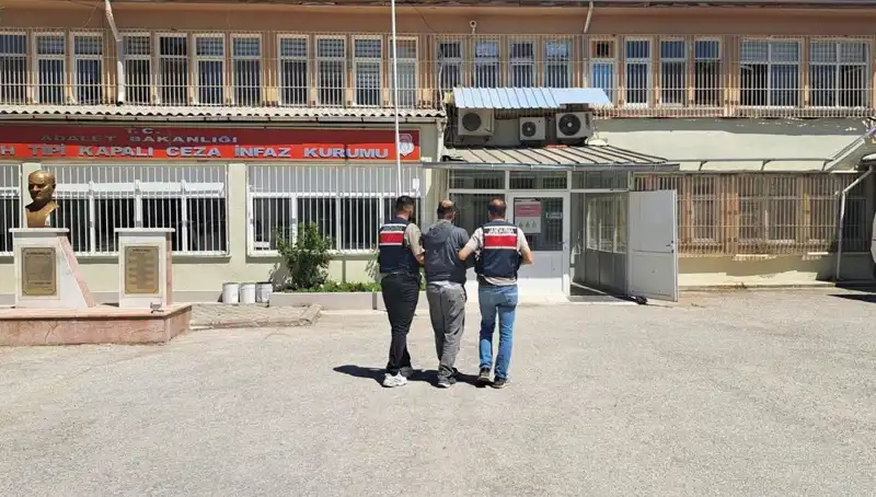 Kırmızı Bültenle Aranan Şüpheli Eskişehir'de Polisi Şaşırttı!
