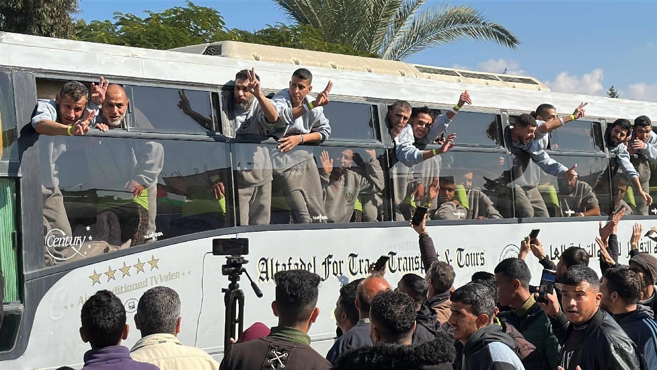 İsrail'den yapılan rehine takasında 183 Filistinli serbest bırakıldı