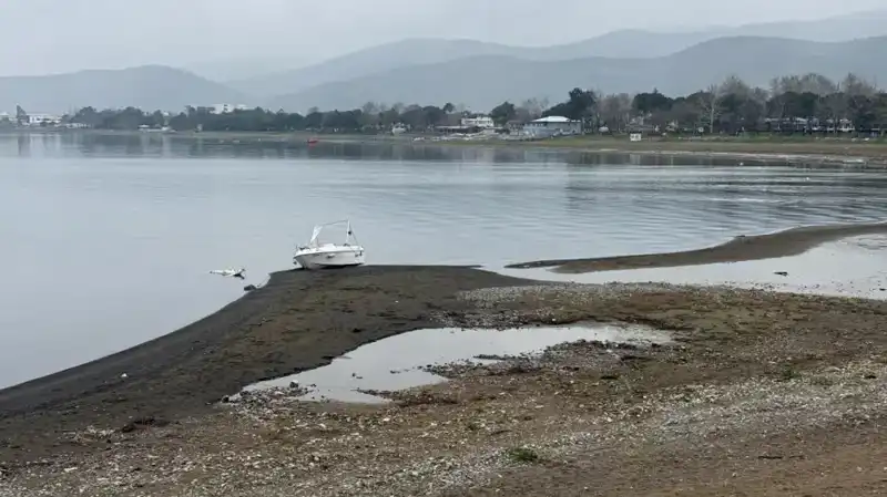 İznik Gölü'nde Kuraklık Tehlikesi: Yağışlar Yetmiyor, Çekilme Devam Ediyor