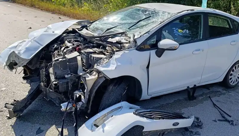 Çanakkale'de Korkutan Trafik Kazası: İki Yaralı, Sürücülerde Panik!