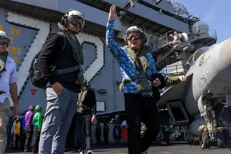 Umman'da Müzakere Masası Yerini Savaş Gemisine Bıraktı: ABD Ekibi Neler Yaptı?