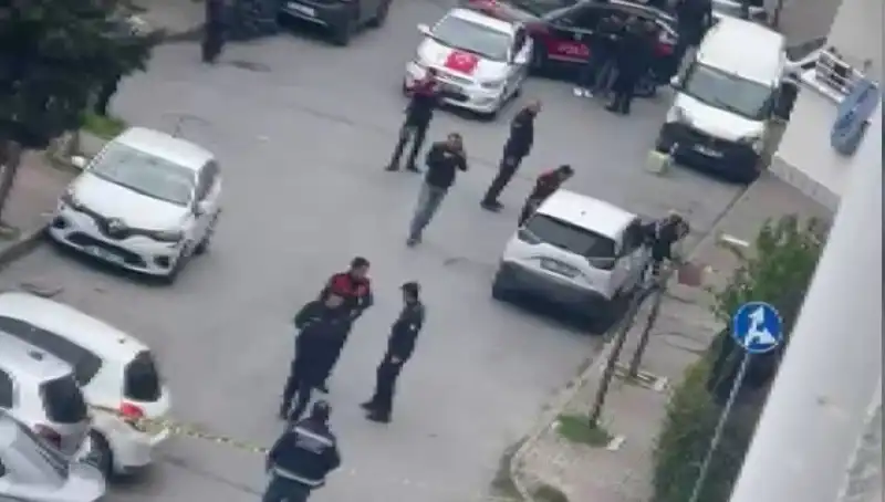 Yolda Yürürken Kurşun Yağmuruna Tutulan Kişinin Hayatının Detayları