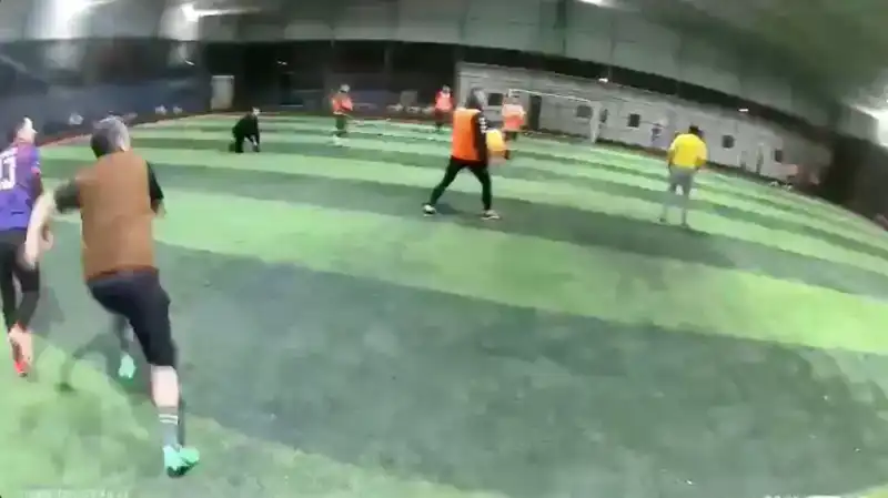 Halı Sahada Korkunç Anlar: Çatı Çöktü, Futbolcular Kaçıştı!