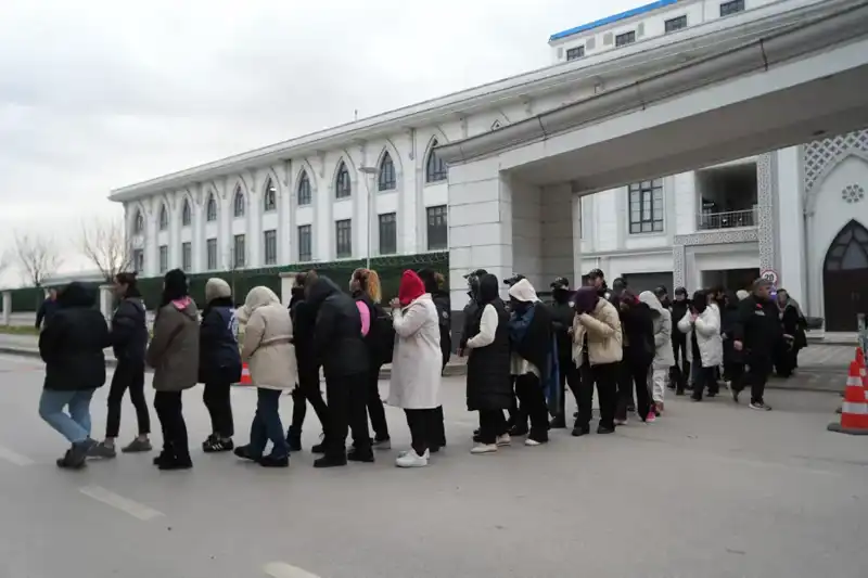 Dolandırıcılar Yapay Zeka İle 483 Milyon TL Hedefledi: Kadın Görselleriyle Yeni Bir Yöntem