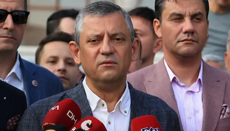 Özgür Özel Bayram Mesajıyla Dikkat Çekti: "Bu Bayram Bize Bayram Gibi Gelmedi"
