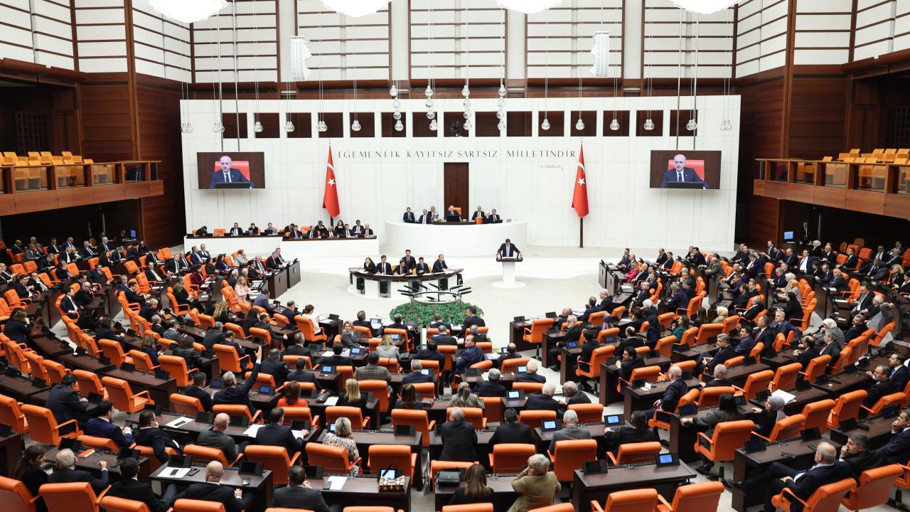 TBMM'de 2025 İlk Gündemi 'Yeni Anayasa'