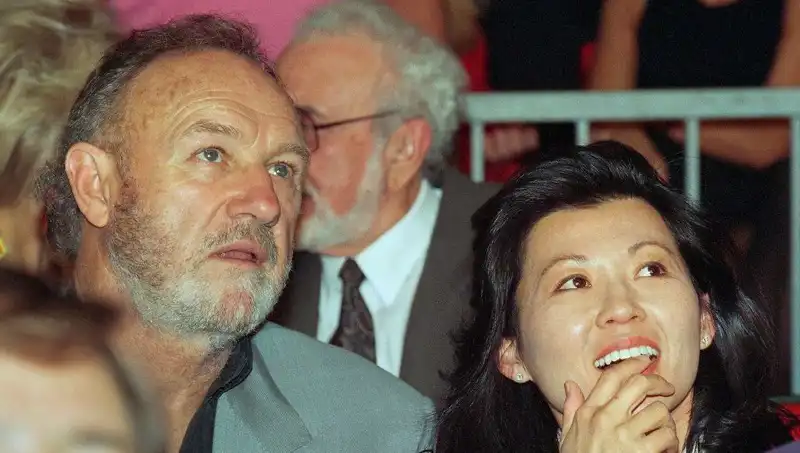 "Gene Hackman ve Eşinin Şüpheli Ölümü: Polisteki Gelişmelerle Sinema Dünyası Şokta!"