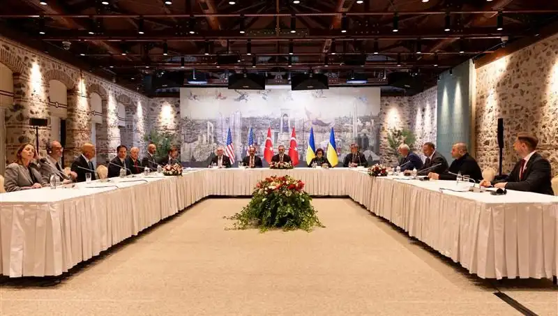 Barış Masasında Kritik Gün: Üçlü Toplantının Ardından Gelecekler