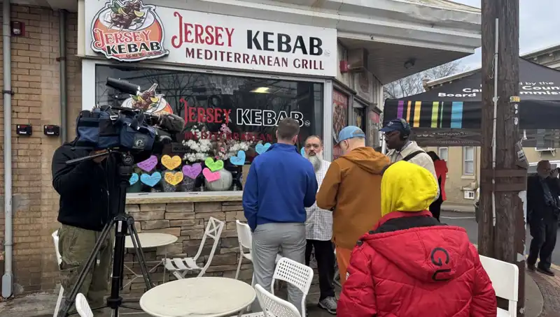 Türk Aile, Yeşil Kart Beklerken Trumpzede Oldu: Gözaltına Alındılar!