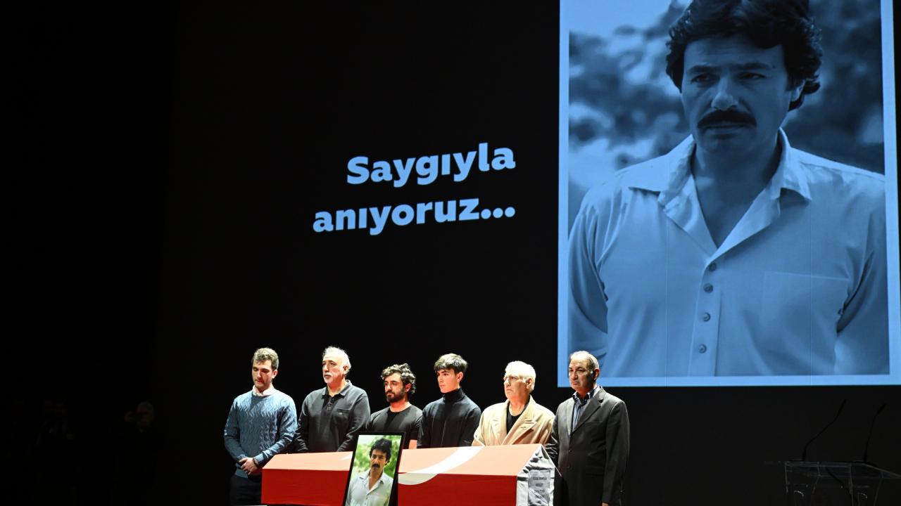 Ferdi Tayfur'a AKM'de Unutulmaz Bir Tören
