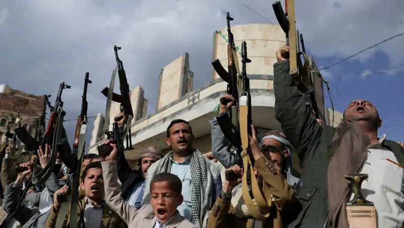 Yemen'de Gerilim Tırmanıyor: Husiler Kara Harekatına Hazırlanıyor İddiası