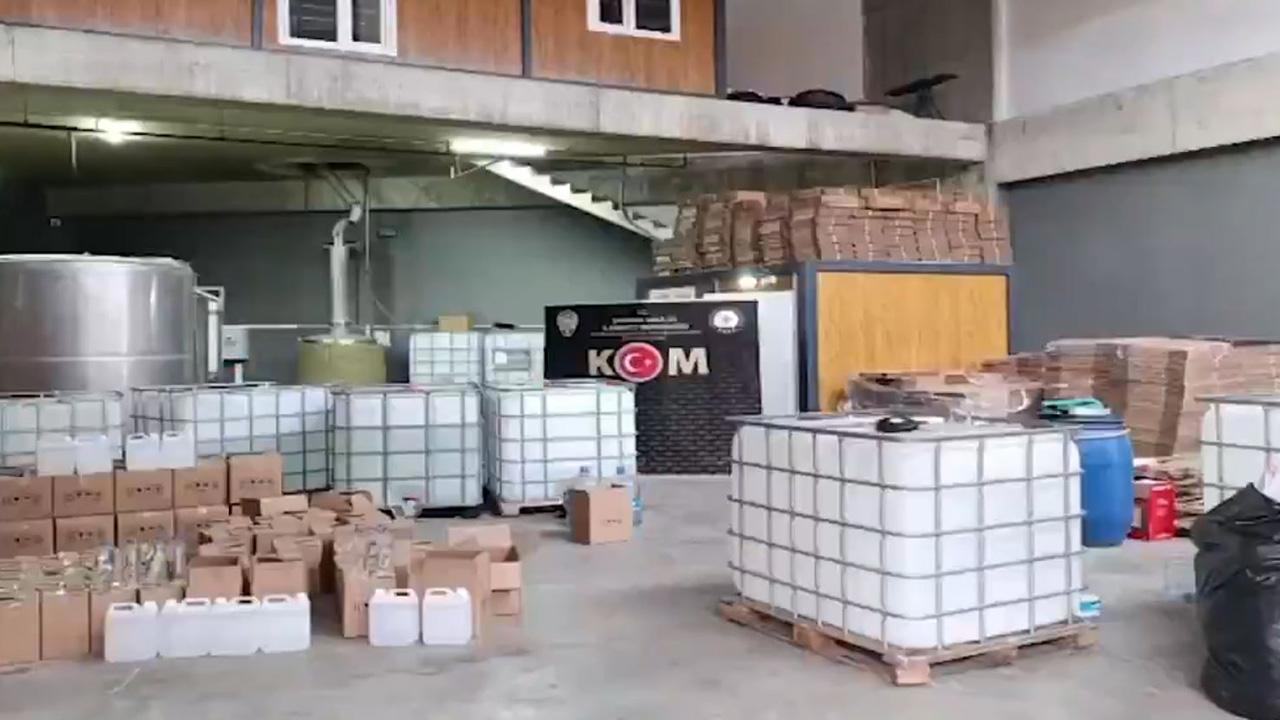 Türkiye genelinde yapılan çengel operasyonlarında 137 bin litre sahte alkol ele geçirildi
