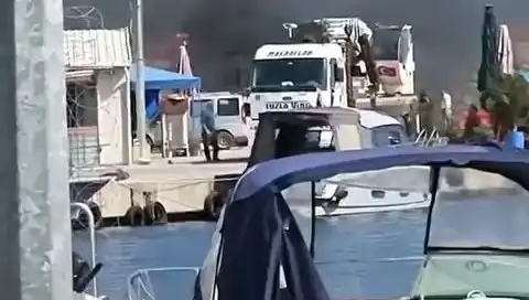 Tuzla Balıkçı Barınağı'nda Korkutan Lastik Yangını: Neden ve Sonuçlar