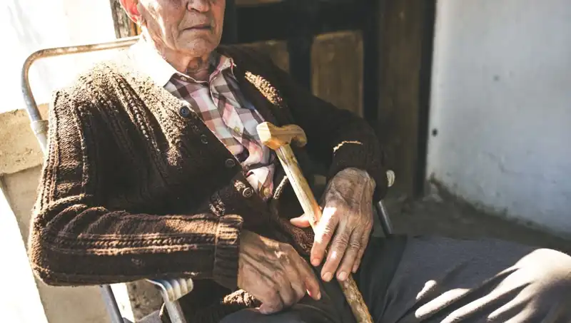 Yüz Yaşın Üzerindeki Bireylerde Depresyon Oranı Artıyor: Yalnızlık ve İlgi Eksikliği