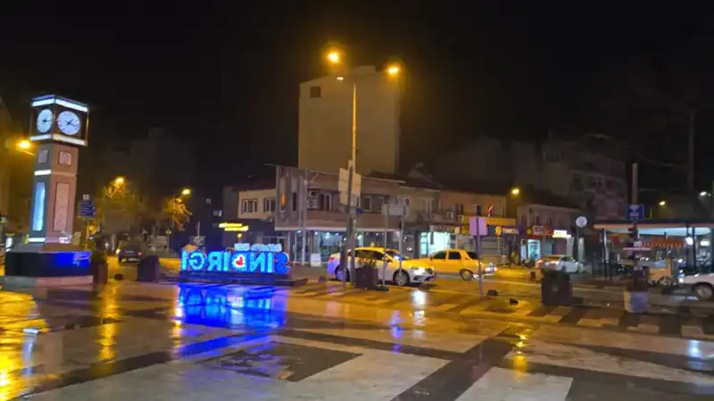 Sındırgı'da Beklenmedik Deprem: 5.1 Büyüklüğünde Sallandı