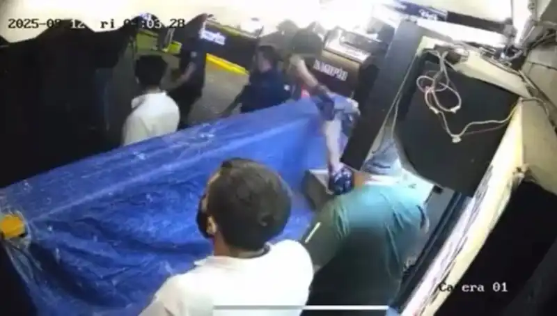 Ortaköy'de Gecenin Sırasında Çıkan Kavga Yaşananları Şaşkına Çevirdi!