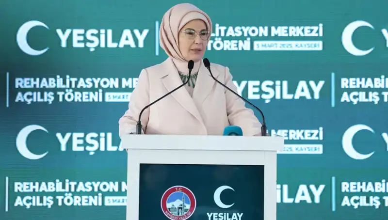 Emine Erdoğan'ın Bağımlılıkla Mücadele Çağrısı: Toplum İçin Stratejiler