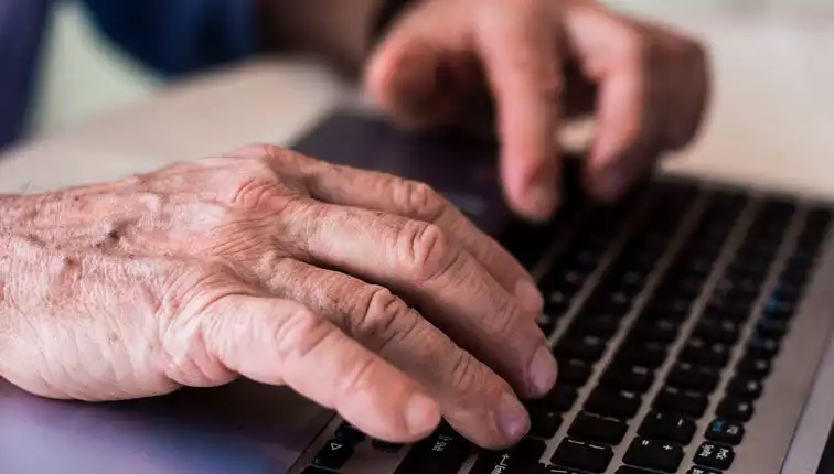 Dijital Dünya ve Zihinsel Sağlık: Teknoloji Demansla Mücadelede Bir Umut mu?