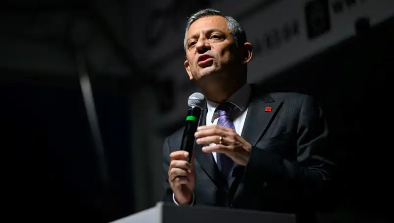Özgür Özel'den Emekli İkramiyesi Tepkisi: Hükümete Sert Eleştiriler