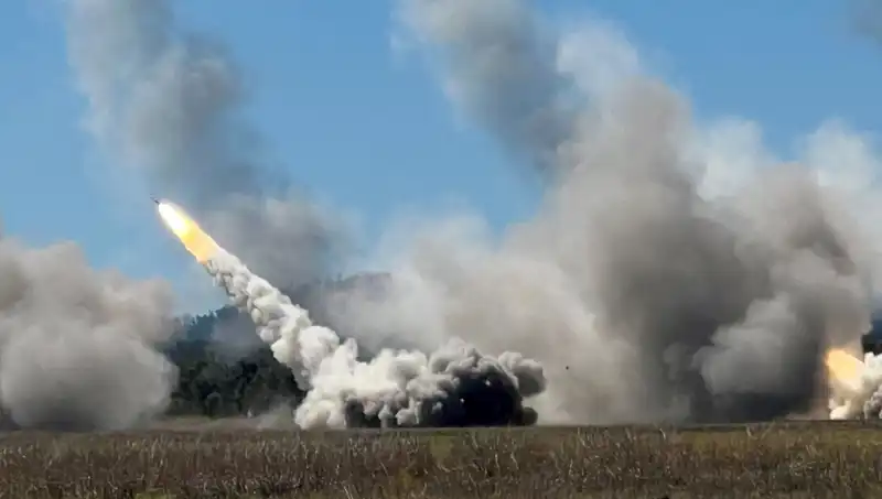 Avustralya’nın En Büyük Askeri Tatbikatında HIMARS Atışı: Neler Oldu?